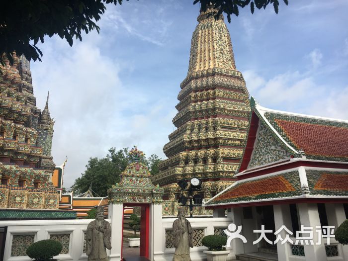 泰国的天气属于热带气候,一会就下雨,一会.-大