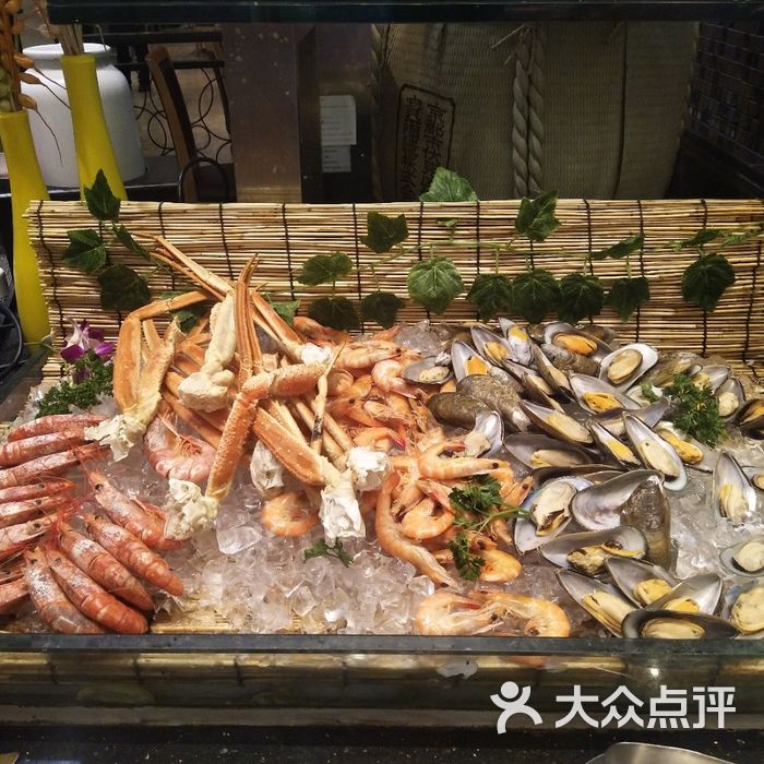 长富宫饭店兰花台咖啡厅雪蟹腿图片-北京自助餐-大众