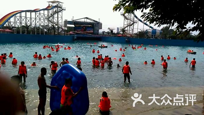 乐山仙芝海啸水上乐园的点评