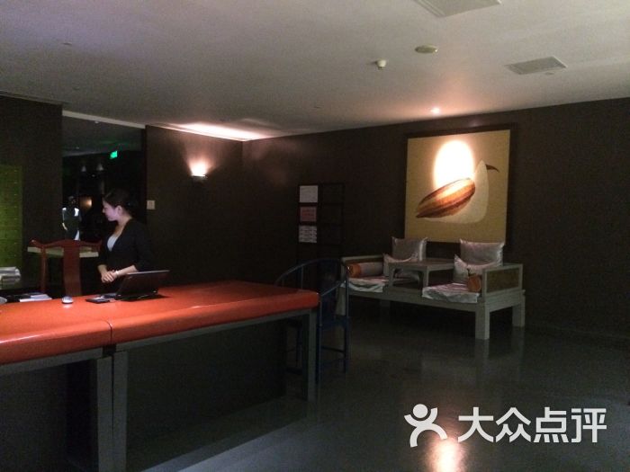 奈瑞儿美颜塑身spa(光明广场店)