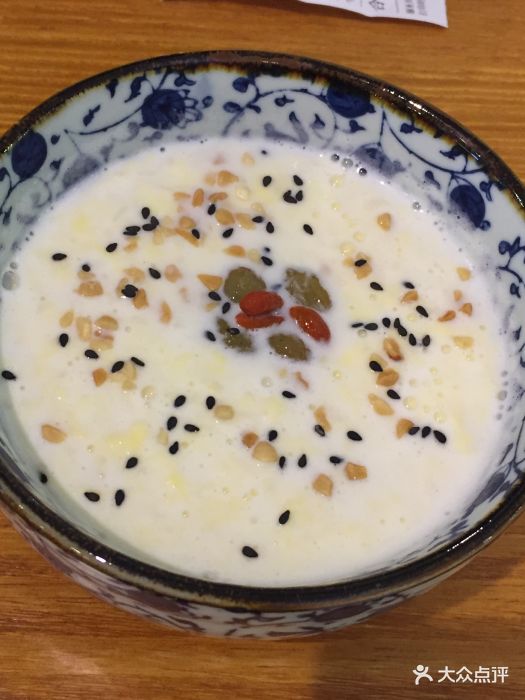 笑西西肉夹馍研究所牛奶鸡蛋醪糟图片