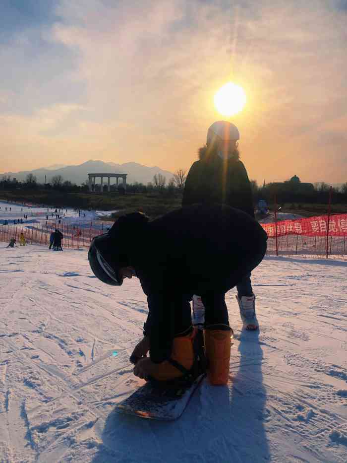 华彬生态园滑雪场-"华彬庄园滑雪场位于昌平南口镇南口农场,从.