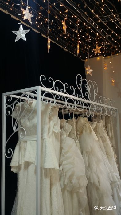 要去领证了,预约的星臣过来拍结婚登记照,.-星