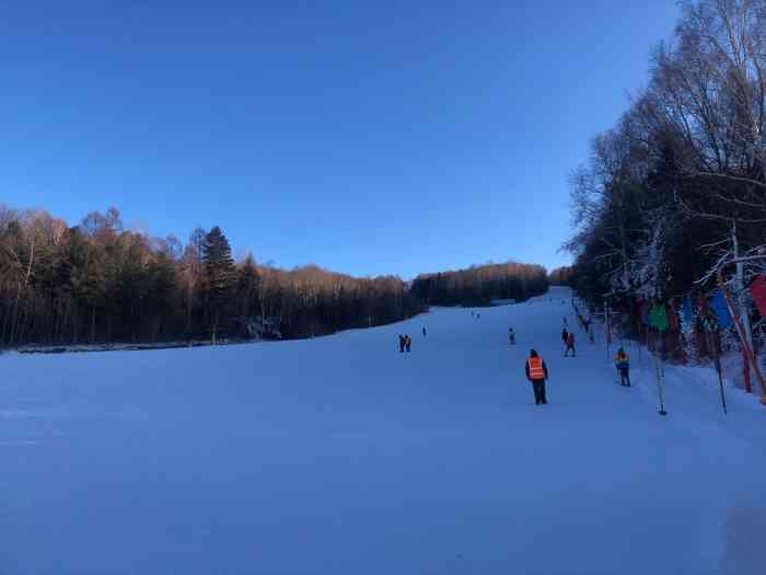 梅花山庄滑雪场-"第一次来到伊春梅花山滑雪场,传说中