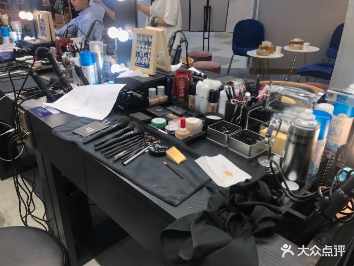 来拍签证照,整个流程大约1个多小时,修图.-海