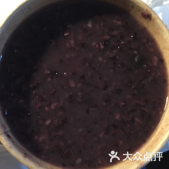 黑豆黑米黑芝麻粥