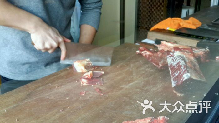 九五之牛潮汕鲜牛肉火锅(南桥店)切肉图片 - 第47张