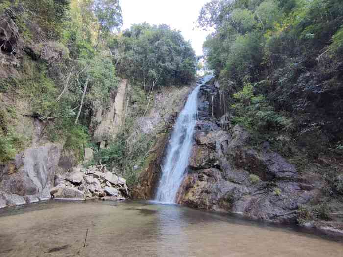 第一峰温泉度假村-"第一峰温泉度假村位于广东阳山县.