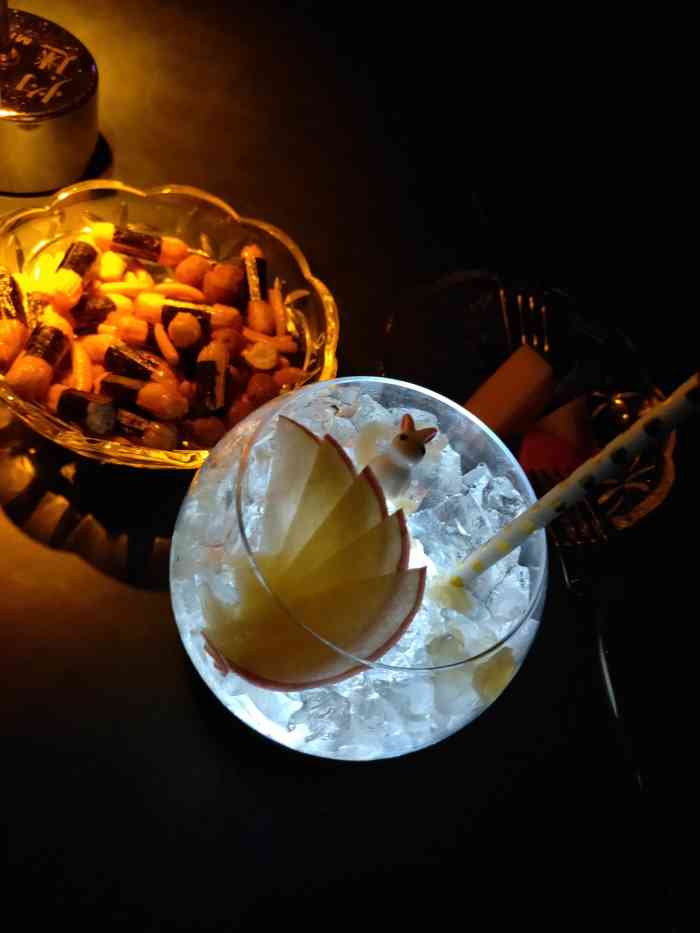 灼迷mi牛排馆-"微醺胜买醉,好酒莫贪杯~ 也是一家整体四.