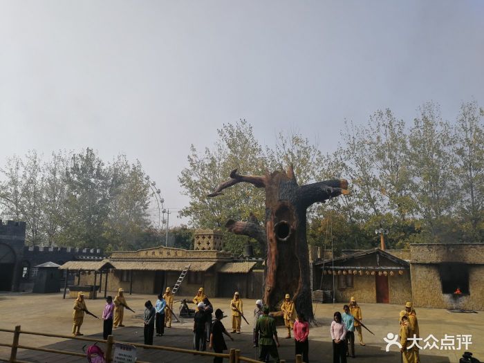 南京雨发生态旅游区地道战图片