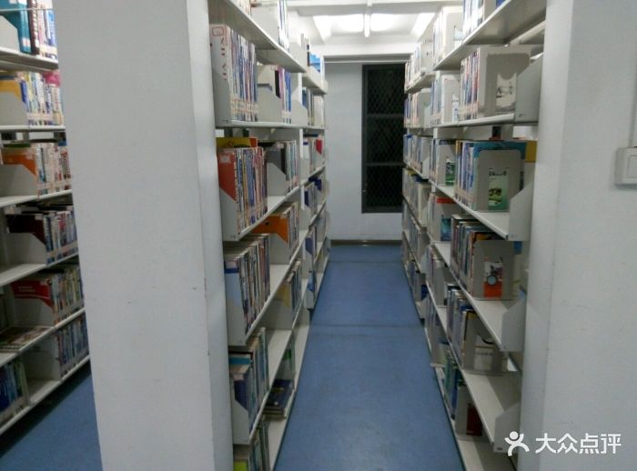 扬州大学图书馆(江阳路北校区)图片