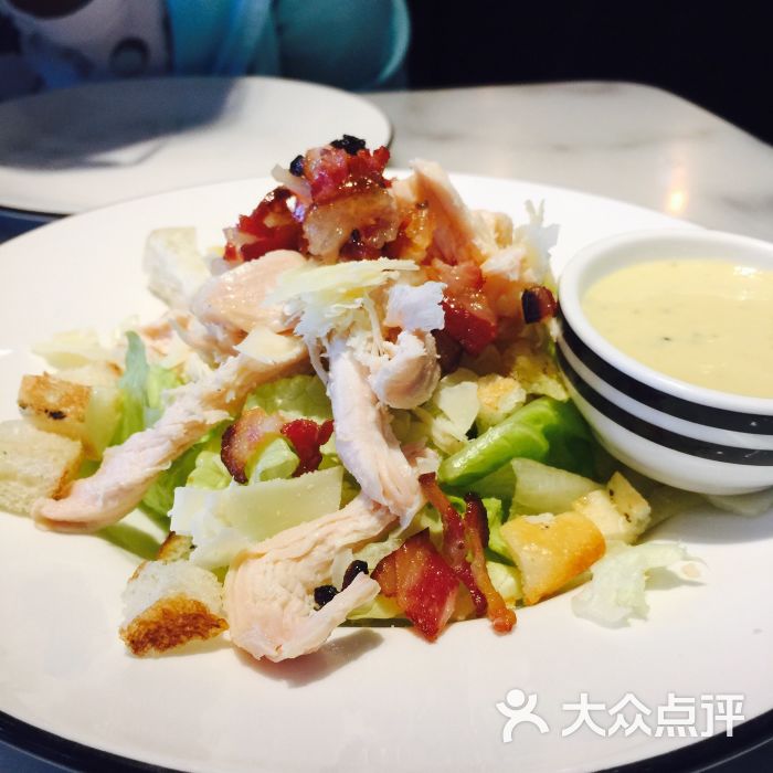 鸡肉凯撒沙拉