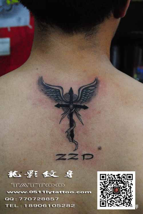 十字架纹身