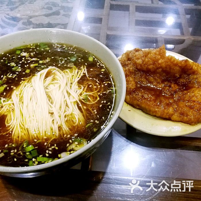 刘锡安大师奥灶面香煎大排面图片-北京小吃快餐-大众点评网