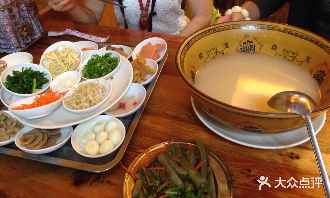云南蒙自过桥米线(四方街店)-图片-丽江美食-大众点评网