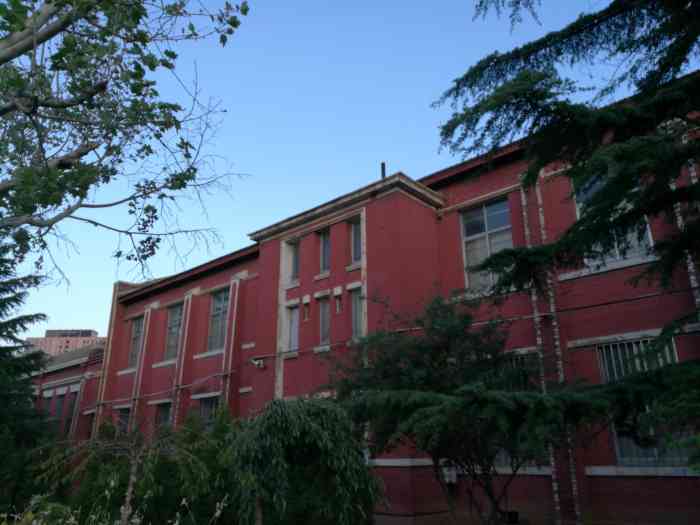大连理工大学化工学院南院-"位于一二九街附近,附近.