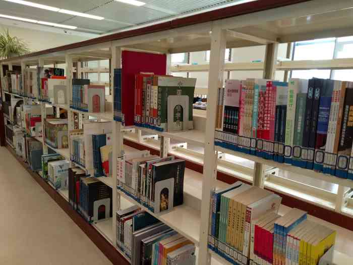 通州图书馆-"通州区图书馆馆位于北京市通州区通胡京.