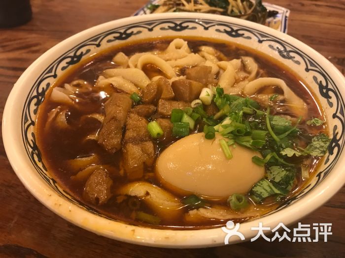 小炖肉刀削面