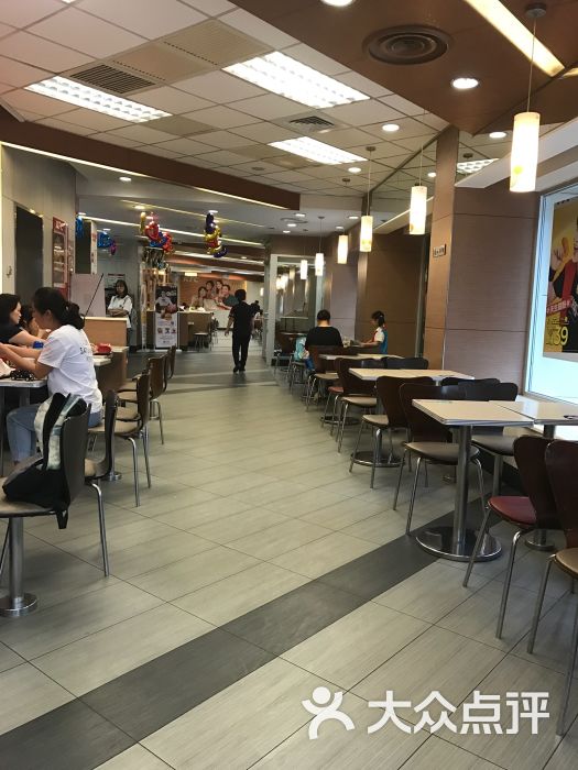 肯德基(桃园店)就餐区图片 - 第1张