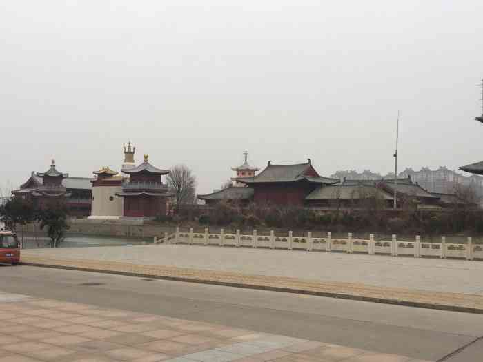 高唐大觉寺-"位于高唐县城老城区,被北湖的东南湖区.