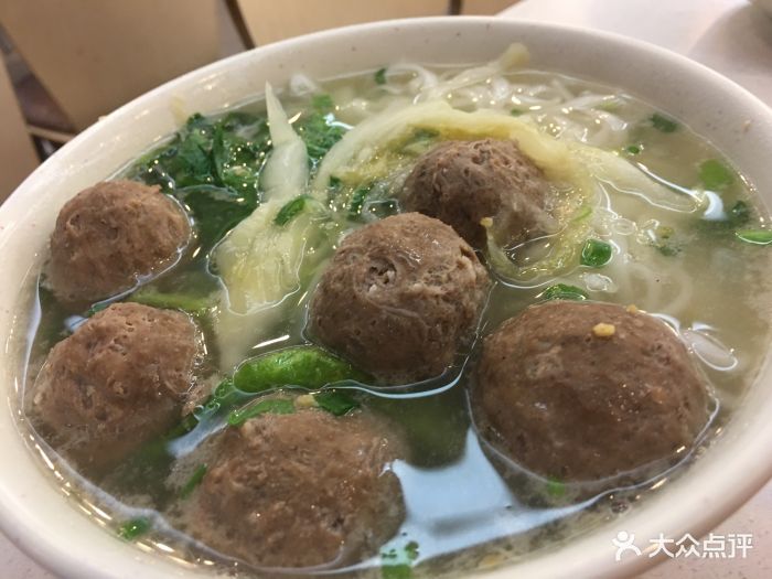 汕头辉记肠粉王(京华大院店)牛丸汤饭图片 - 第1张