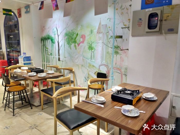 鸡煲与生蚝研究室(东华西路总店)餐厅座位图片 - 第628张