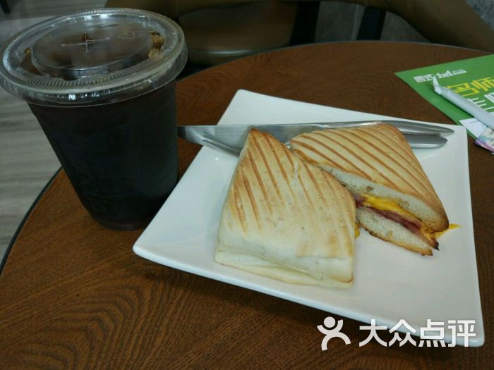 星巴克(央央春天店)鸡蛋培根帕尼尼图片 - 第1张