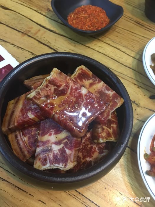 久品牛烤肉坛子牛肉图片