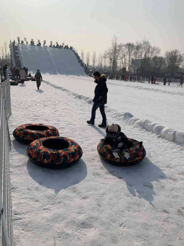 东陵荷花湖冰雪大世界