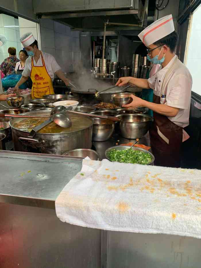 金牌罗记肠旺面(蔡家街店[薄荷]环境:为了吃到贵阳本地正宗的肠.