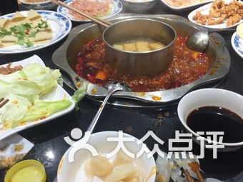 董家湾火锅人均消费_火锅卡通图片