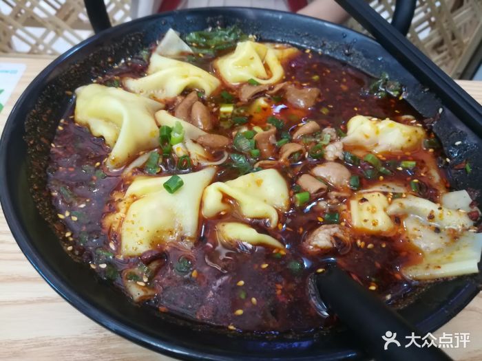 8勺抄手·重庆小面(高志大厦店)肥肠抄手图片 - 第73张