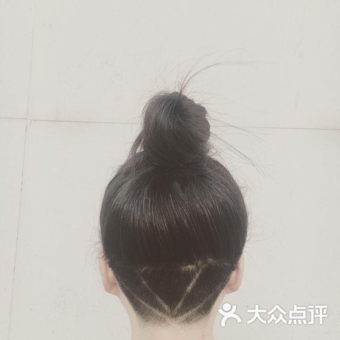 刻痕丸子头