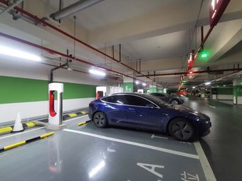 中海环宇荟地下停车库