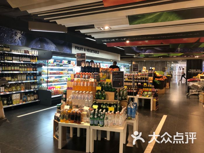 ole'精品超市(市府恒隆广场店)店内环境图片 第4张