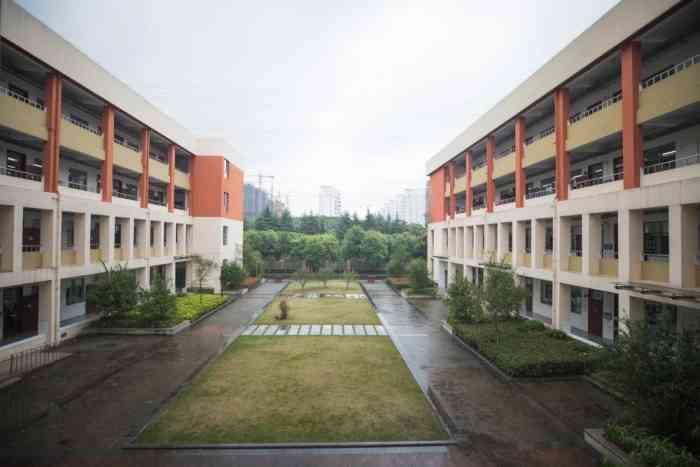 无锡市新洲小学-"江苏省无锡市新吴区一个公立小学,该校地处.