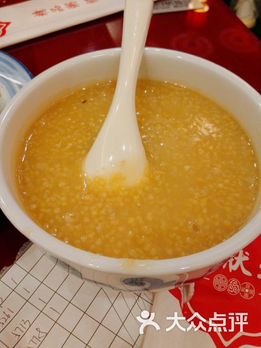 燕麦小米红枣粥