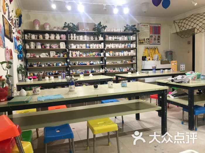 乐玩陶艺乐陶油画室(中山公园店)图片 - 第2张