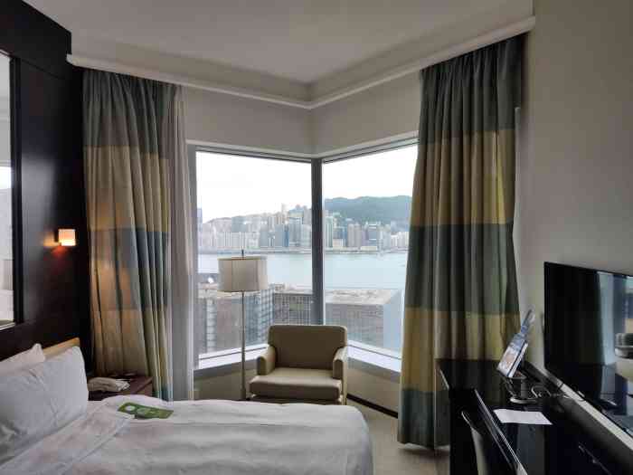 香港丽景酒店"酒店地理位置和房间都还可以,但是一家三口.