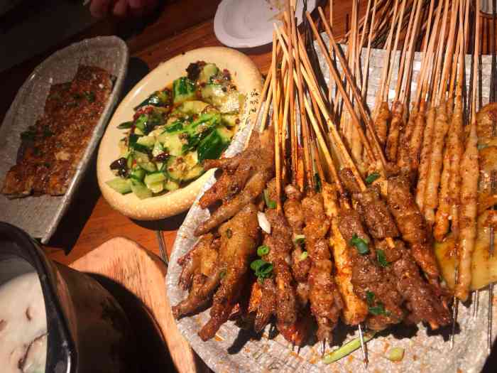 大圣烧烤(香港路店)-"大出所料的一家烧烤店.现在的店