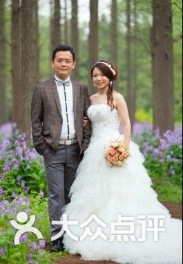 唯一婚纱摄影_唯一视觉婚纱摄影logo(2)