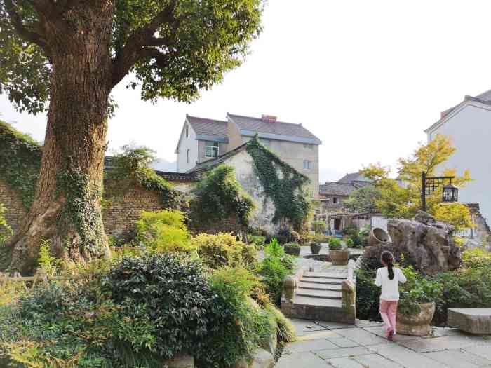 凤川街道翙岗古村[糖果]在美丽的桐庐,质朴的历史文化古村.