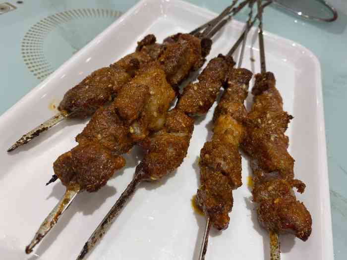 图瓦烀羊(胶南店)-"点了拌三样,花生菠菜和羊肉串,告.