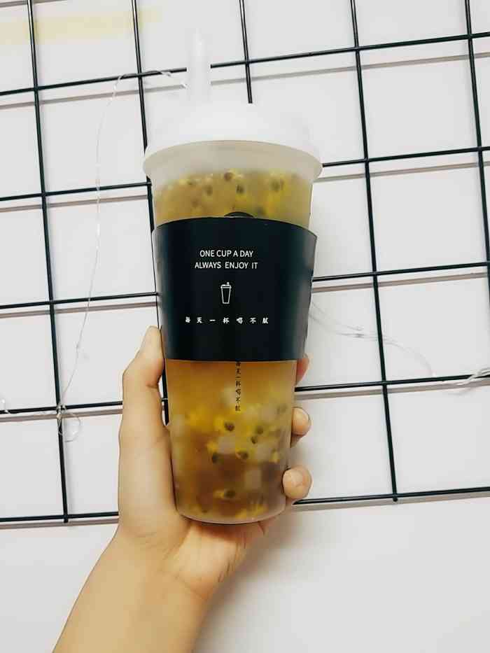 看到他们家的订单量超多～经过同事安利,说古茗家的#百香双重奏#好喝