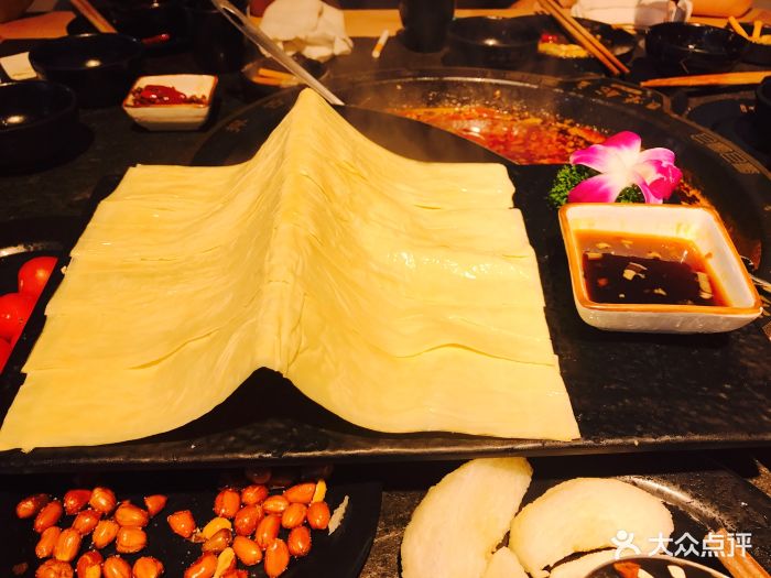 味舵主不改良老火锅(东环路店)古法现做豆皮图片 - 第1张