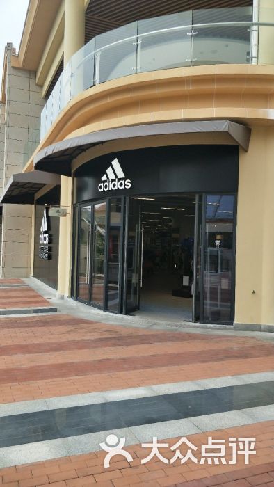 adidas(奥特莱斯店)-图片-三亚购物