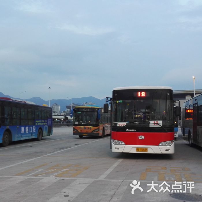 公交18路