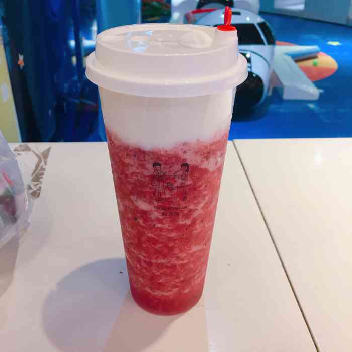 打分 奶盖只喝他们家的 一直都喝的抹茶奶绿 今天喝的芝士莓果 真的好