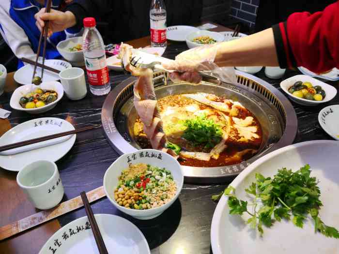 匠岳·王宝器麻椒鱼(密云店"敢现炒底料的火锅店 瑞斯拜[抱拳]小姐.