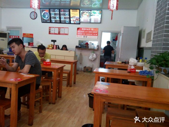 车留乡村特色炒鸡 黄焖鸡米饭(谷德店)店内环境图片 第2张
